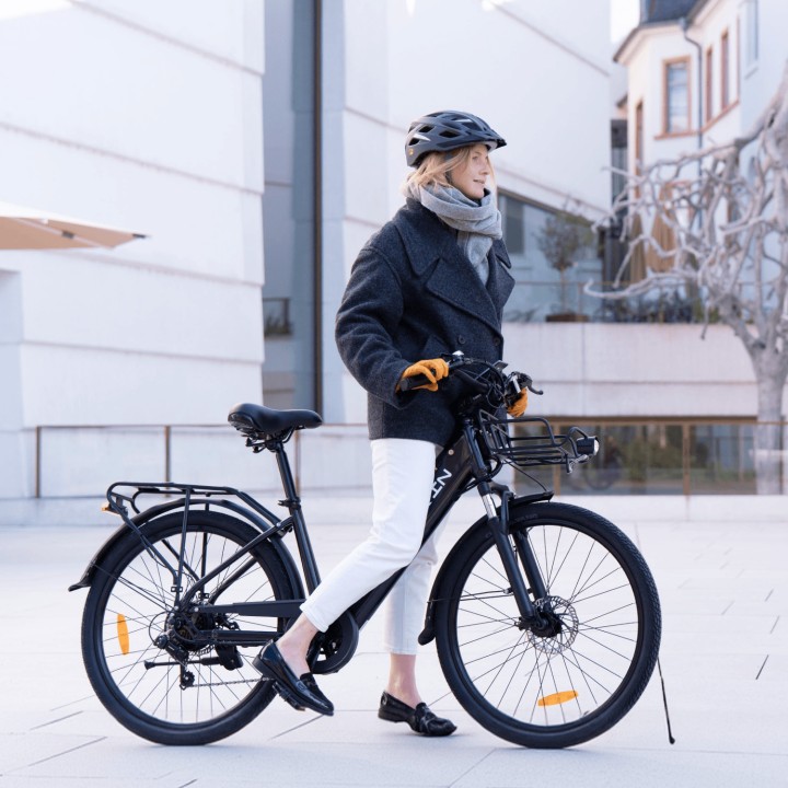 Bicicleta eléctrica urbana 26" con cesta y portaequipajes – Cyseekin S10 – 12